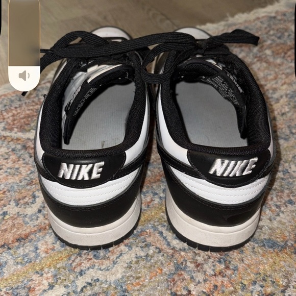 Nike Panda Dunks - Picture 3 of 4